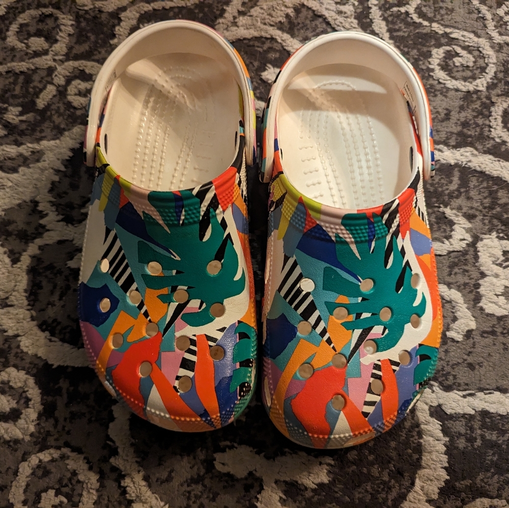 Crocs women shoes size 6 mens 4